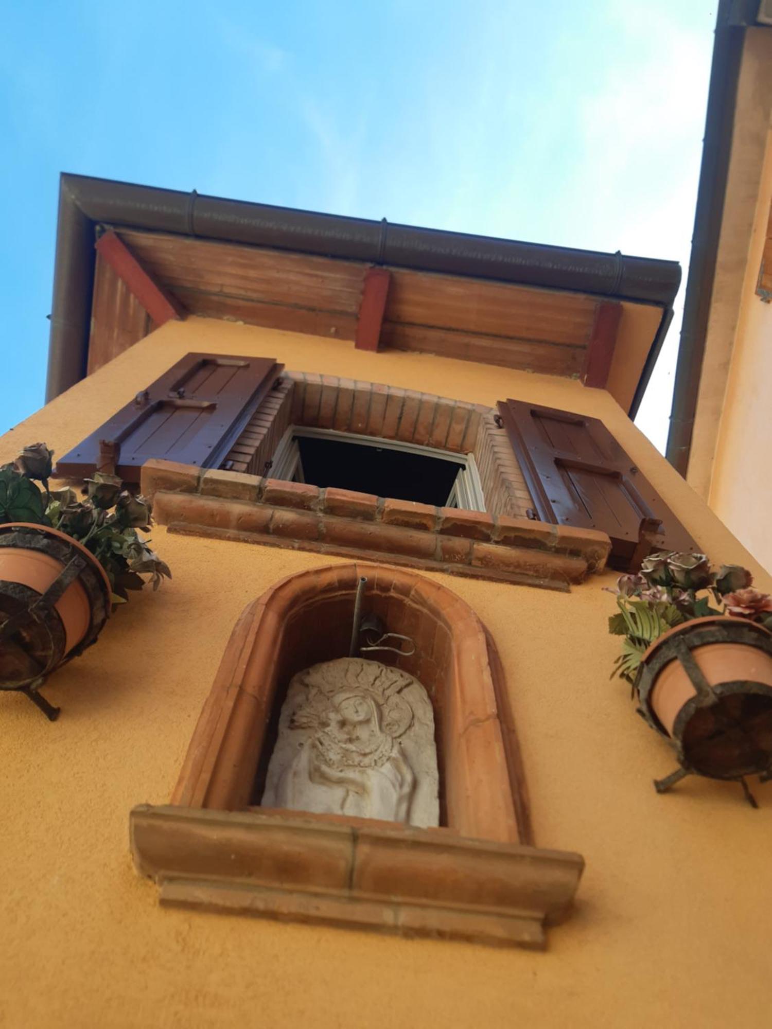 Novecento Apartment Бертиноро Екстериор снимка